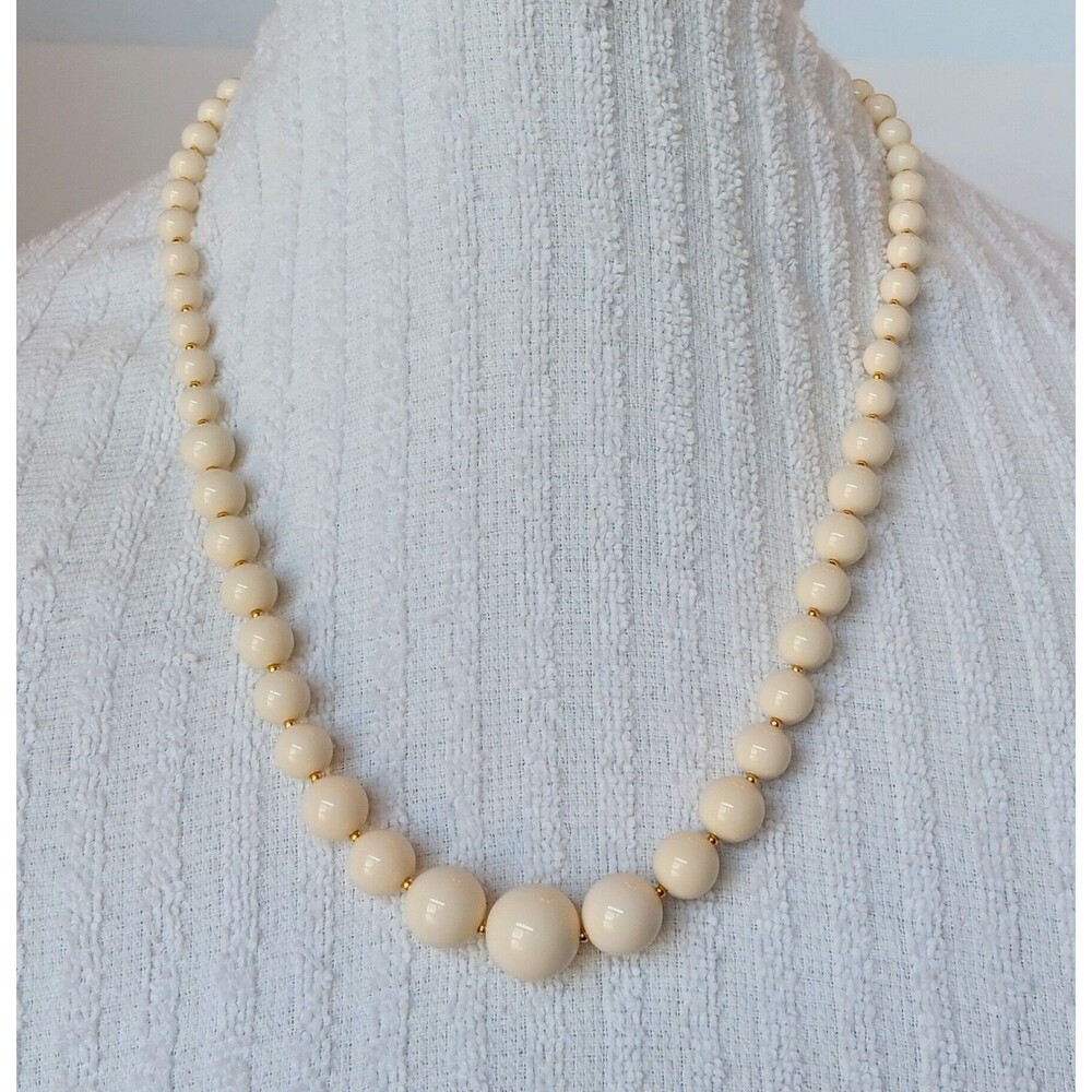 Vintage Goldtone Graduated Cream Lucite Ball Bead Necklace 24 in